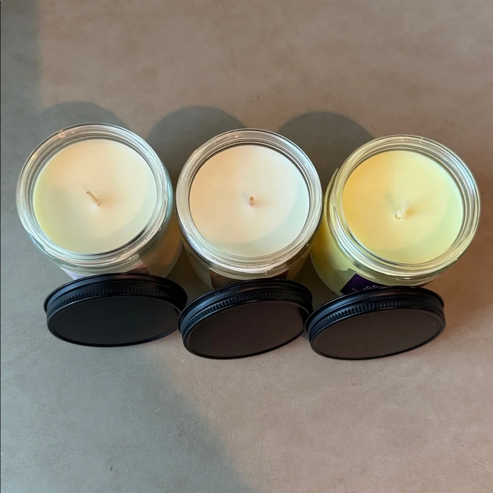 White Barn Trio - White Gardenia, Cinnamon Spiced Vanilla, Black Cherry Merlot. - Picture 2 of 3